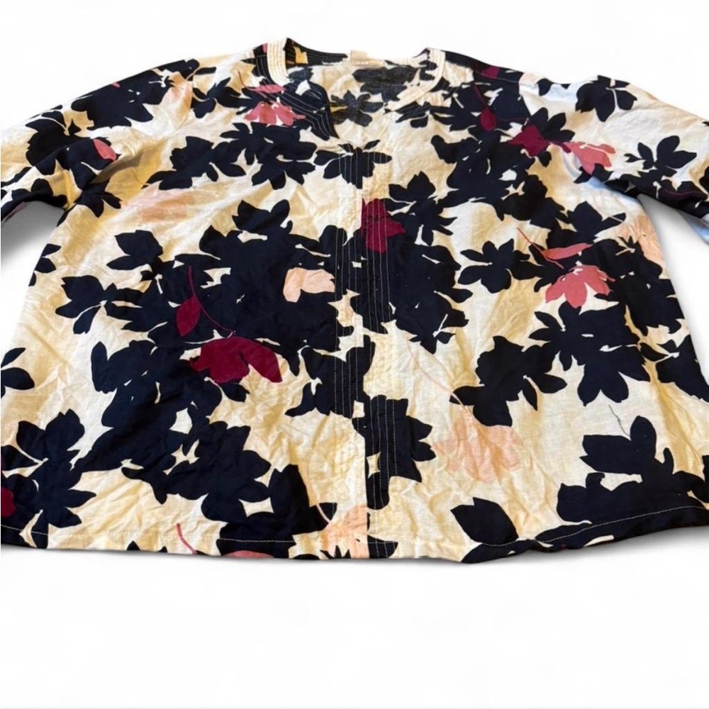 Liz Claiborne Black and Cream Floral Blouse